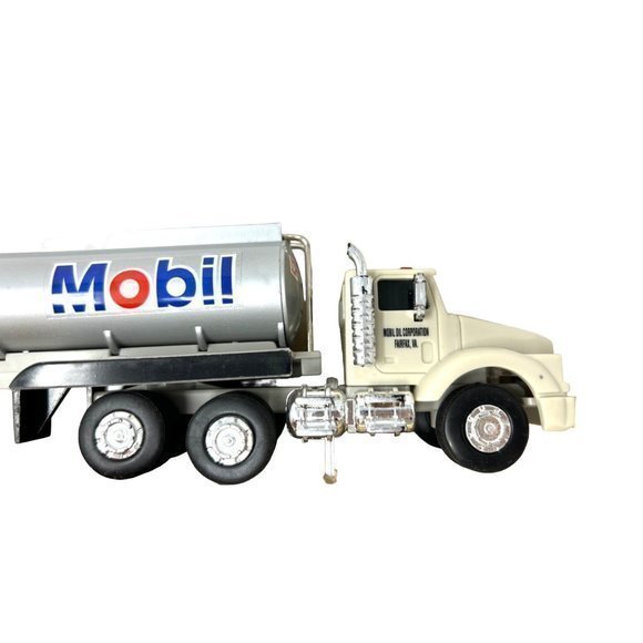 Vintage‎ Mobil Toy Tanker Truck - Limited Edition Collector Series - Picture 5 of 7